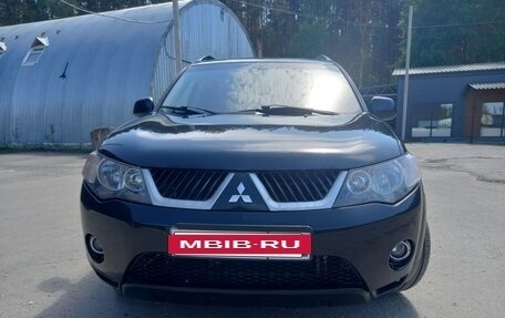 Mitsubishi Outlander III рестайлинг 3, 2008 год, 1 099 000 рублей, 9 фотография