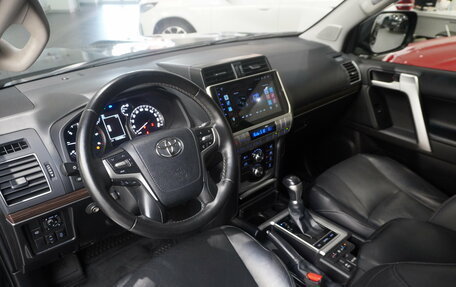 Toyota Land Cruiser Prado 150 рестайлинг 2, 2017 год, 4 898 000 рублей, 7 фотография
