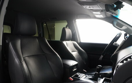 Toyota Land Cruiser Prado 150 рестайлинг 2, 2017 год, 4 898 000 рублей, 12 фотография