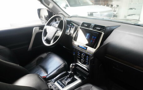 Toyota Land Cruiser Prado 150 рестайлинг 2, 2017 год, 4 898 000 рублей, 11 фотография