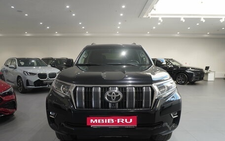 Toyota Land Cruiser Prado 150 рестайлинг 2, 2017 год, 4 898 000 рублей, 2 фотография