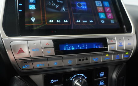 Toyota Land Cruiser Prado 150 рестайлинг 2, 2017 год, 4 898 000 рублей, 20 фотография