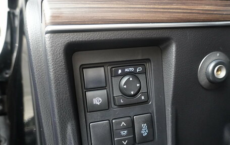 Toyota Land Cruiser Prado 150 рестайлинг 2, 2017 год, 4 898 000 рублей, 23 фотография