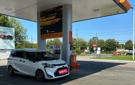 Toyota Sienta II, 2019 год, 1 650 000 рублей, 2 фотография
