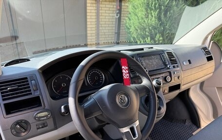 Volkswagen Transporter T5 рестайлинг, 2014 год, 1 888 000 рублей, 12 фотография