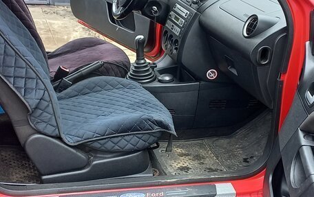 Ford Fiesta, 2004 год, 280 000 рублей, 16 фотография