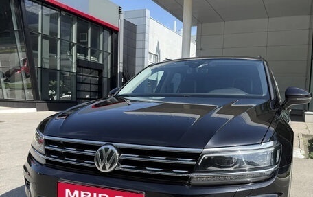 Volkswagen Tiguan II, 2019 год, 3 300 000 рублей, 1 фотография