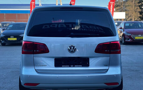 Volkswagen Touran III, 2011 год, 1 050 000 рублей, 6 фотография