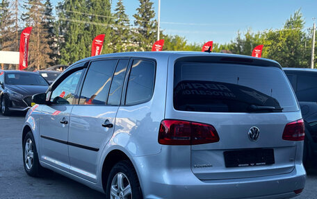Volkswagen Touran III, 2011 год, 1 050 000 рублей, 5 фотография