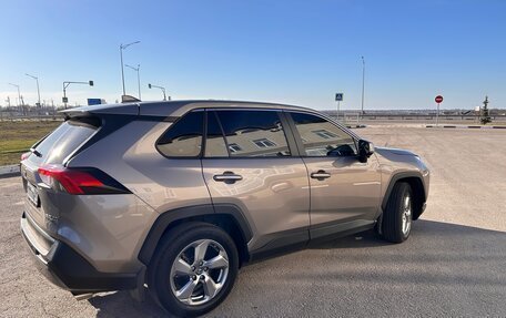 Toyota RAV4, 2021 год, 3 200 000 рублей, 3 фотография