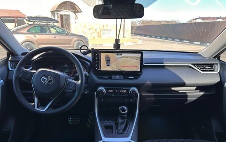 Toyota RAV4, 2021 год, 3 200 000 рублей, 9 фотография