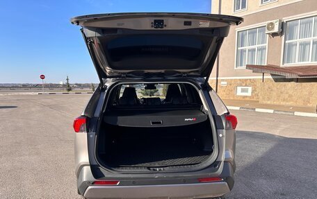 Toyota RAV4, 2021 год, 3 200 000 рублей, 24 фотография
