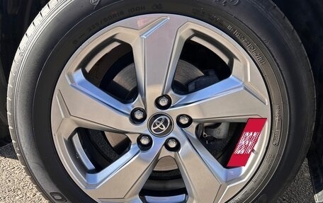 Toyota RAV4, 2021 год, 3 200 000 рублей, 6 фотография