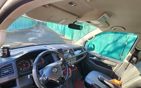 Volkswagen Caravelle T6 рестайлинг, 2018 год, 3 500 000 рублей, 10 фотография
