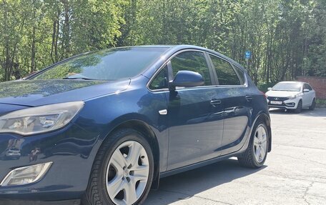 Opel Astra J, 2011 год, 680 000 рублей, 2 фотография