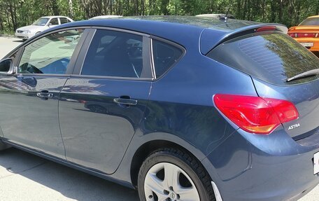 Opel Astra J, 2011 год, 680 000 рублей, 3 фотография