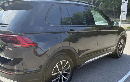 Volkswagen Tiguan II, 2019 год, 3 300 000 рублей, 3 фотография