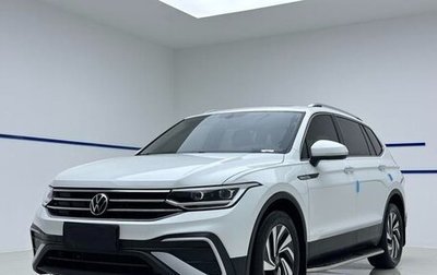 Volkswagen Tiguan II, 2022 год, 2 475 000 рублей, 1 фотография
