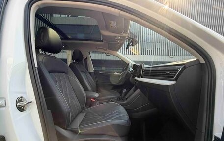 Volkswagen Tiguan II, 2022 год, 2 387 000 рублей, 10 фотография