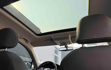 Volkswagen Tiguan II, 2022 год, 2 387 000 рублей, 12 фотография