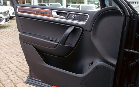 Volkswagen Touareg III, 2011 год, 1 795 000 рублей, 17 фотография