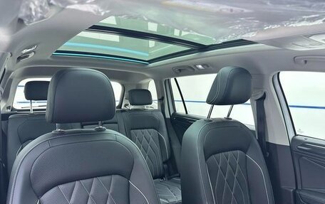 Volkswagen Tiguan II, 2022 год, 2 475 000 рублей, 9 фотография