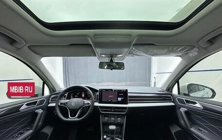Volkswagen Tiguan II, 2022 год, 2 475 000 рублей, 8 фотография
