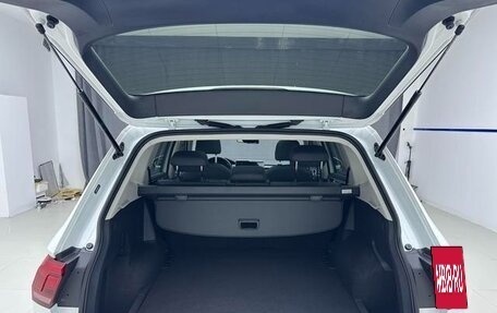 Volkswagen Tiguan II, 2022 год, 2 475 000 рублей, 12 фотография