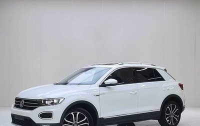 Volkswagen T-Roc I, 2022 год, 1 888 000 рублей, 1 фотография