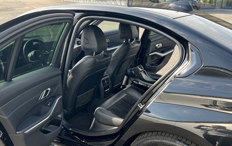 BMW 3 серия, 2019 год, 4 350 000 рублей, 16 фотография