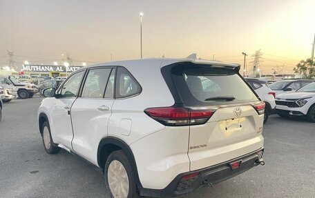 Toyota Innova, 2026 год, 5 600 000 рублей, 7 фотография