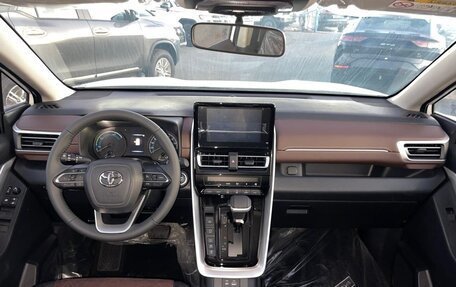 Toyota Innova, 2026 год, 5 600 000 рублей, 15 фотография