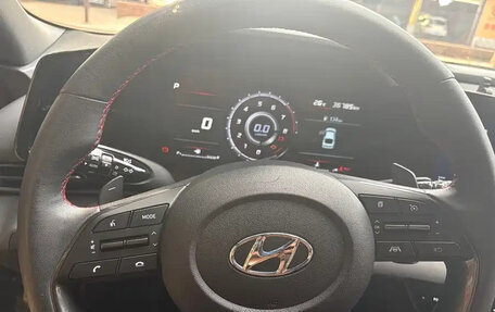 Hyundai Elantra, 2022 год, 1 370 000 рублей, 8 фотография