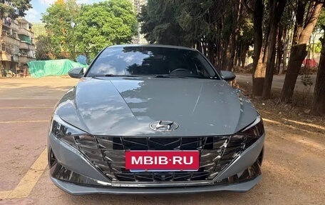 Hyundai Elantra, 2022 год, 1 370 000 рублей, 2 фотография