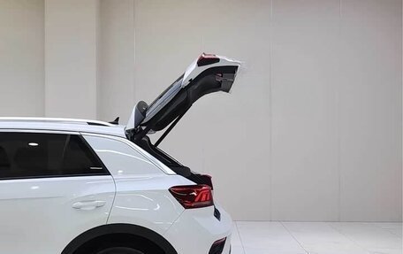 Volkswagen T-Roc I, 2022 год, 1 888 000 рублей, 7 фотография