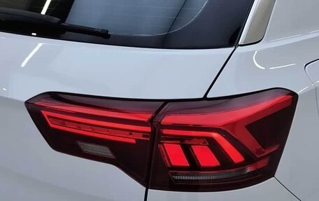 Volkswagen T-Roc I, 2022 год, 1 888 000 рублей, 10 фотография