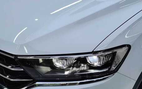 Volkswagen T-Roc I, 2022 год, 1 888 000 рублей, 11 фотография