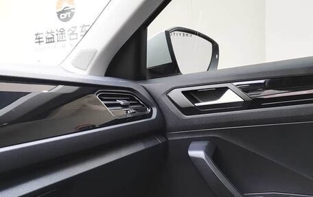 Volkswagen T-Roc I, 2022 год, 1 888 000 рублей, 20 фотография