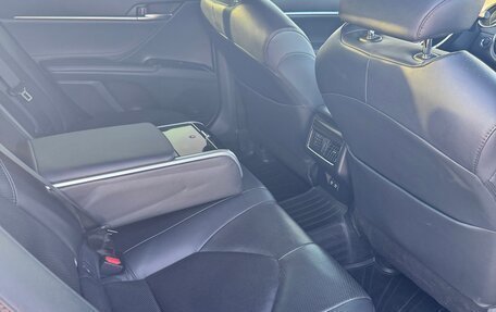 Toyota Camry, 2019 год, 3 500 000 рублей, 10 фотография
