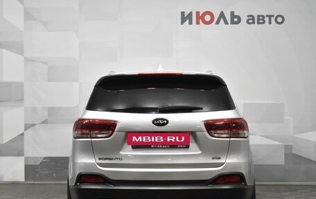 KIA Sorento III Prime рестайлинг, 2017 год, 2 200 000 рублей, 5 фотография