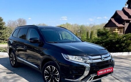 Mitsubishi Outlander III рестайлинг 3, 2021 год, 2 599 990 рублей, 1 фотография