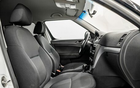 Skoda Yeti I рестайлинг, 2015 год, 1 087 000 рублей, 6 фотография