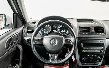 Skoda Yeti I рестайлинг, 2015 год, 1 087 000 рублей, 9 фотография