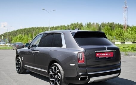 Rolls-Royce Cullinan, 2019 год, 32 000 000 рублей, 4 фотография