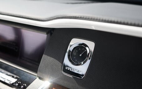 Rolls-Royce Cullinan, 2019 год, 32 000 000 рублей, 16 фотография