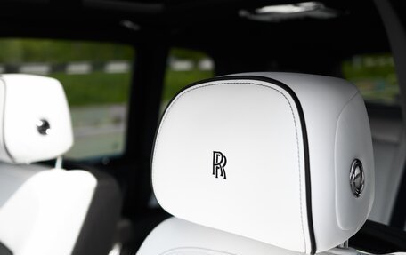 Rolls-Royce Cullinan, 2019 год, 32 000 000 рублей, 15 фотография