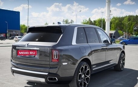 Rolls-Royce Cullinan, 2019 год, 32 000 000 рублей, 5 фотография