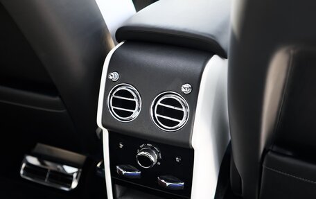 Rolls-Royce Cullinan, 2019 год, 32 000 000 рублей, 21 фотография
