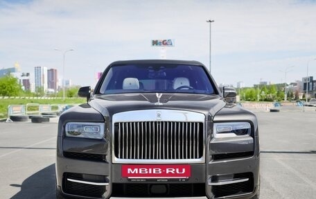 Rolls-Royce Cullinan, 2019 год, 32 000 000 рублей, 8 фотография