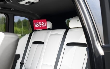 Rolls-Royce Cullinan, 2019 год, 32 000 000 рублей, 25 фотография